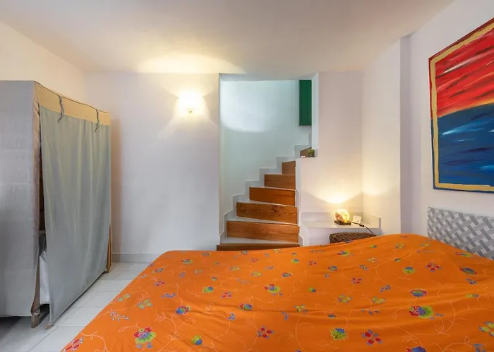 Campulongu Nyaraló *